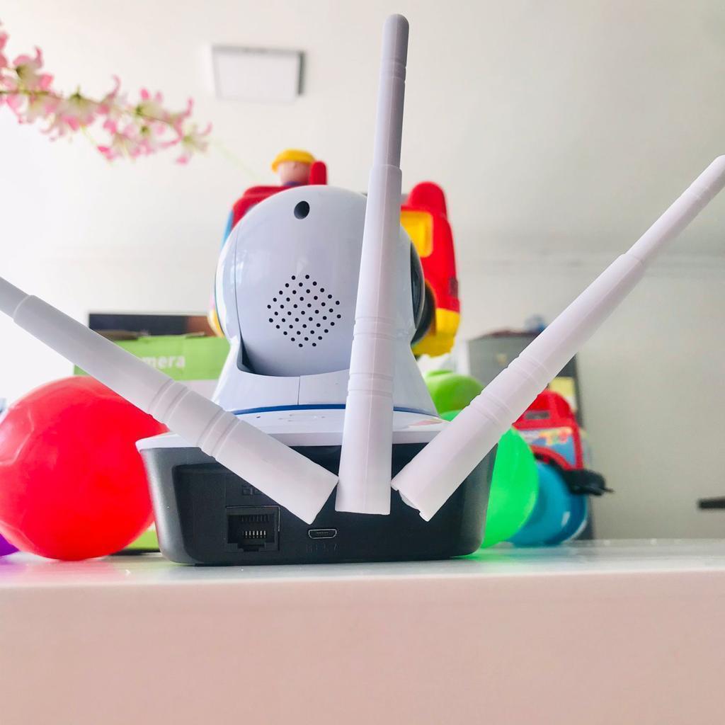 Cámara de Seguridad WiFi HD ONVIF con Tres Antenas – Alta Definición, Conexión Estable y Visión Remota
