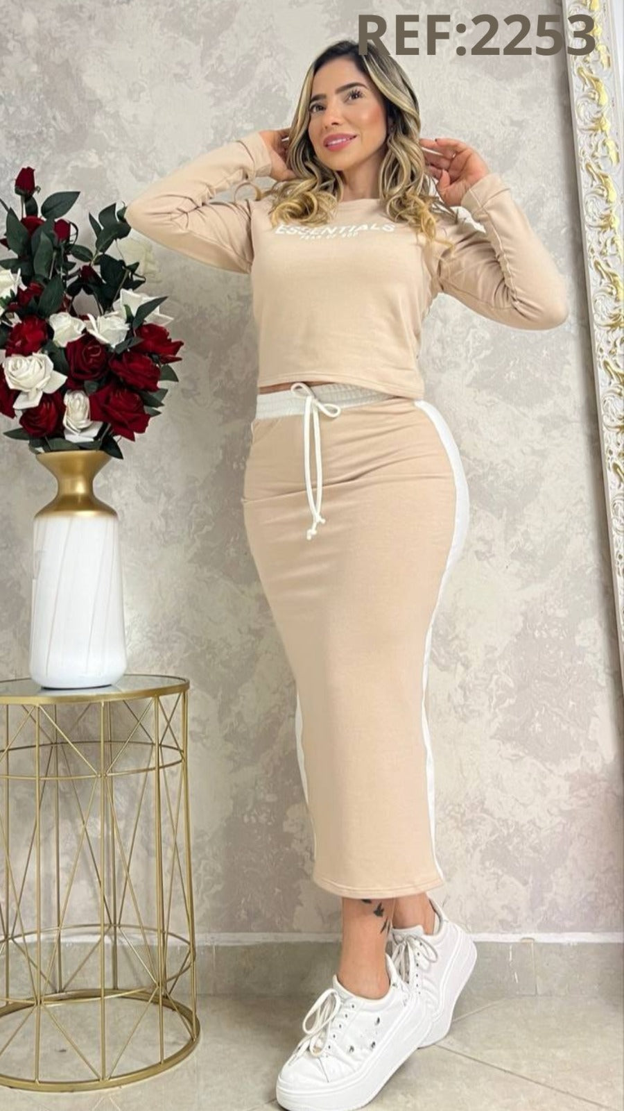 Conjunto Falda Essential Mujer – Elegancia, Comodidad y Estilo Moderno