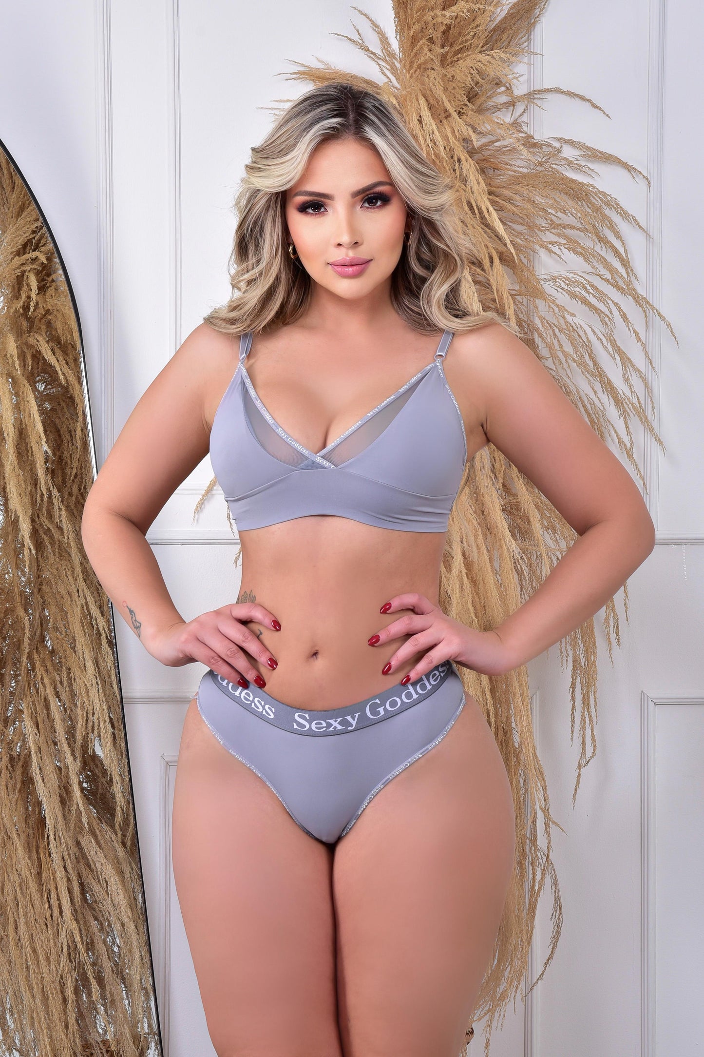 Conjunto Lencería Ropa Interior Femenina – Sexy, Cómodo y Elegante para Mujer
