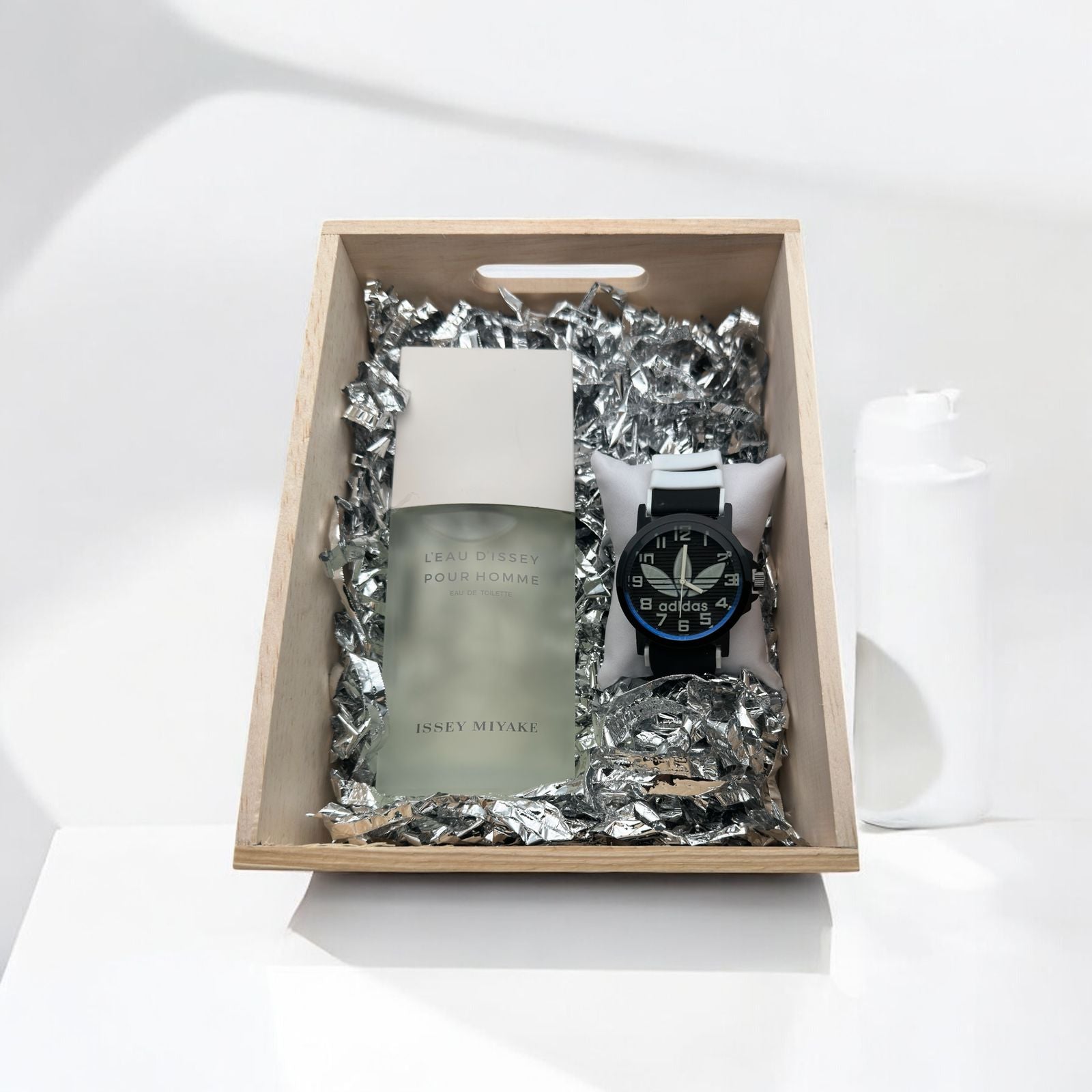 Combo Adidas Reloj + Perfume en Caja – Set Original para Hombre 3 Piezas